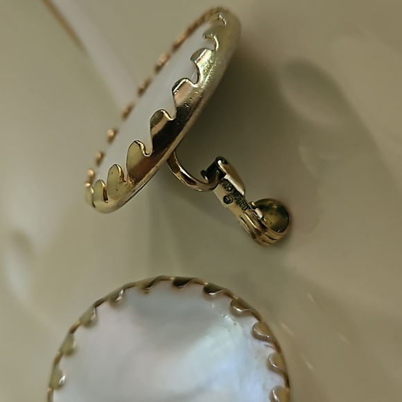 Sara Coventry Vintage Gold and Mother of Pearl Earrings - Picture 4 of 7